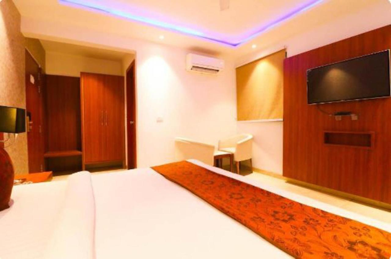 Hotel Royal Sky Luxury Near Delhi Airport New Delhi Exterior foto